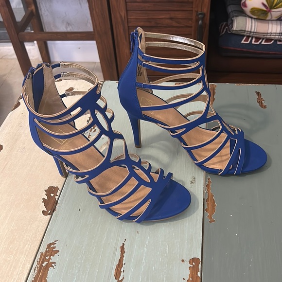 Material Girl Shoes - Cobalt blue strappy heels - NWOB 🌟